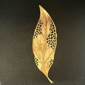 Vintage Crown Trifari Gold Tone Openwork Leaf Brooch.